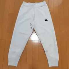 【新品・未使用】adidas ライトグレー ジョガーパンツ
