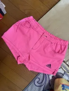 adidas ピンク ショートパンツ