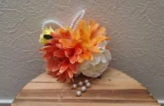 オレンジホワイト髪飾り コーム付き