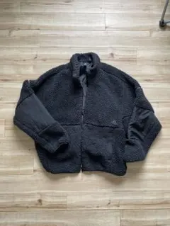 アディダスオリジナルス　ボアジャケット