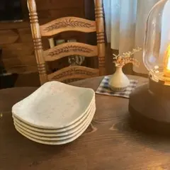 【ほぼ新品‼️】市田ひろみ　花柄四角皿5枚セット　アイボリー×薄ピンク×薄グレー