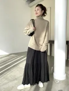 スピック＆スパン　バックスリットタートルネックニット　ベージュ　【美品】