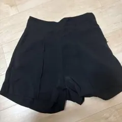 黒 ショートパンツ