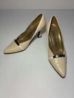 Yves Saint Laurent パンプス ベージュ メタルロゴのサムネイル