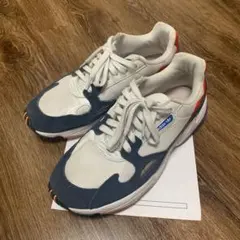 アディダス ファルコン