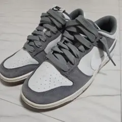 NIKE DUNK LOW グレー ホワイト ローカット スニーカー 27.5のサムネイル