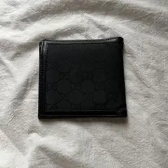 GUCCI ブラック GGパターン 二つ折り財布