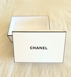 CHANEL ホワイトギフトボックス 白 シャネル