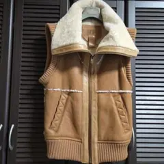 UGG ベージュ シープスキン×革 、男女兼用ベスト、新品同様