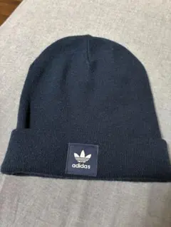 adidas ネイビー ニット帽