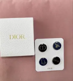 [新品]Dior ロゴデザイン ブローチ 4個セット