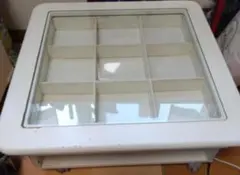 ガラステーブル