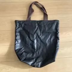 レザー風　トートバッグ　ブラック