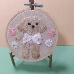 犬の刺繍アート作品(プードル)