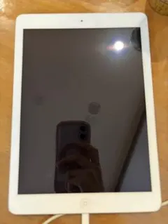 [美品]iPad Air (第一世代)Wi-Fi + Cellular シルバー