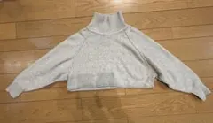 ね*様 URBAN OUTFITTERS グレー ハイネック クロップドニットのサムネイル