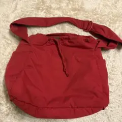 ※1/25まで出品　UNIQLO ソフトパフィーショルダーバッグ