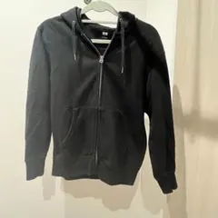 ユニクロ　ブラック ジップアップパーカー Sサイズ