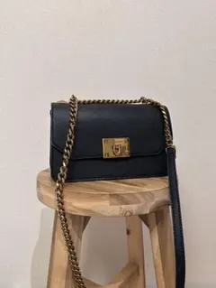 【CHARLES&KEITH】ショルダーバッグ ゴールドチェーン