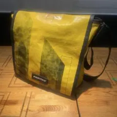 Item thumbnail for item 2df29726-0596-4c7c-9beb-bf671887f669