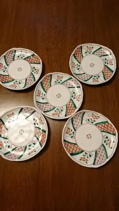 九谷焼花柄と幾何学模様の皿5枚セット箱付き
