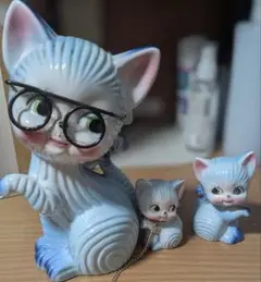 青と白の猫の置物セット