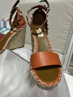 VALENTINO オレンジ レザー サンダルのサムネイル