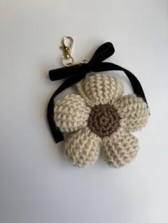 フラワーストラップ（ベージュ）