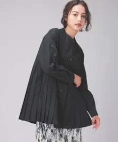 ハニーズ　グラシアルッソ　プリーツ切替ブラウス