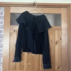 フリル付き黒長袖ブラウス【ZARA】