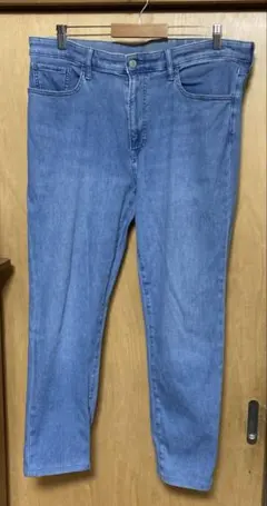 ユニクロ　EZYジーンズ　XL