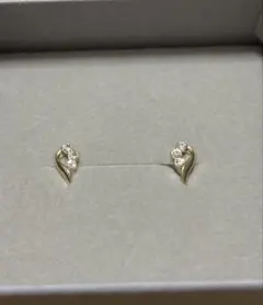 ANEMONE リーフ型クリスタルピアス