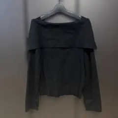 オフショルニット