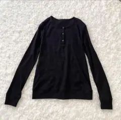 ブラック ヘンリーネック 長袖 トップス