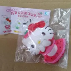 サンリオキャラクターズ　パフェマスコットぬいぐるみ　ハローキティ