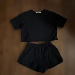3/30まで！H&M 黒Tシャツ＆ショートパンツセット10-11Y（145cm）