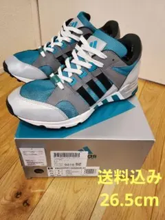 シルバー スニーカー