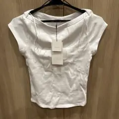 新品タグ付き　ZARA レディースTシャツ