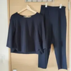 12.21日まで限定値下げ　美品　anysis 　紺 セットアップ