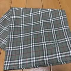 何枚あっても便利！Burberrys ハンカチ ノバチェック　オリーブグリーン