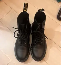 Dr. Martens 8ホールブーツ ブラックのサムネイル