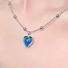 多色温度変化ハート型ネックレス　可愛い　お洒落　個性的　カジュアル　新品　1個