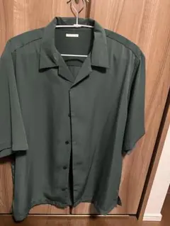 ダークグリーン 半袖シャツ