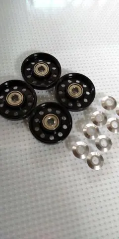 ミニ四駆 2段低摩擦プラローラー 19-19mm 黒 染め加工 2個セット