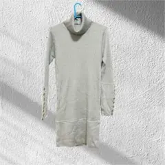 ライトグレー タートルネック ワンピース