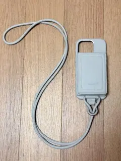 【objcts.io】16Pro ストラップ付スマホケース ホワイトベージュ