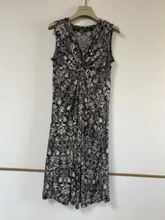 モノトーン ダマスク柄 ノースリーブ トップスのサムネイル