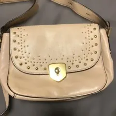 COLEHAAN コールハーンスタッズレザーショルダーバッグベージュ