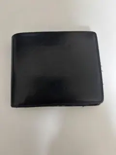 黒の二つ折り財布