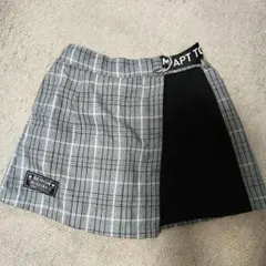 グレーと黒のチェック柄プリーツキュロットスカート